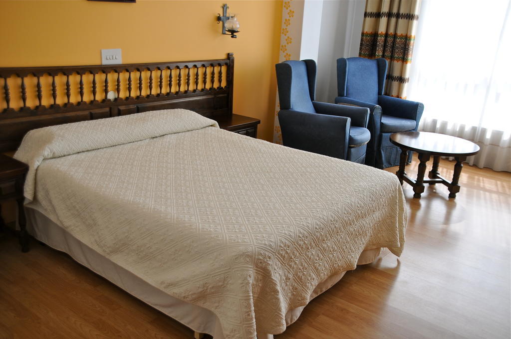 Hotel Eumesa Pontedeume Chambre photo