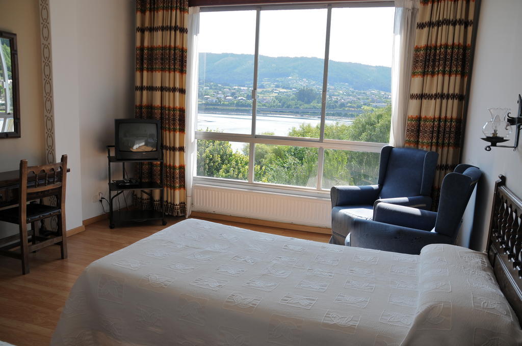 Hotel Eumesa Pontedeume Chambre photo