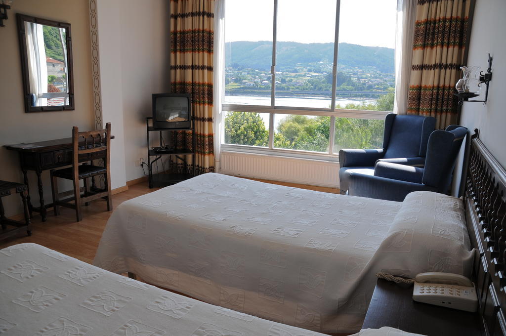 Hotel Eumesa Pontedeume Chambre photo
