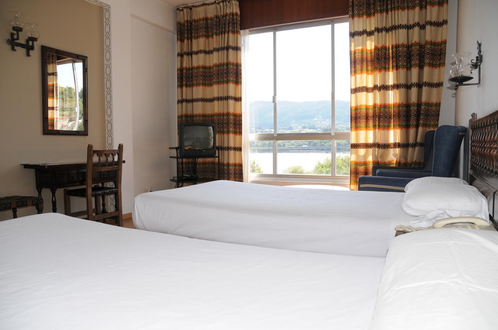Hotel Eumesa Pontedeume Chambre photo